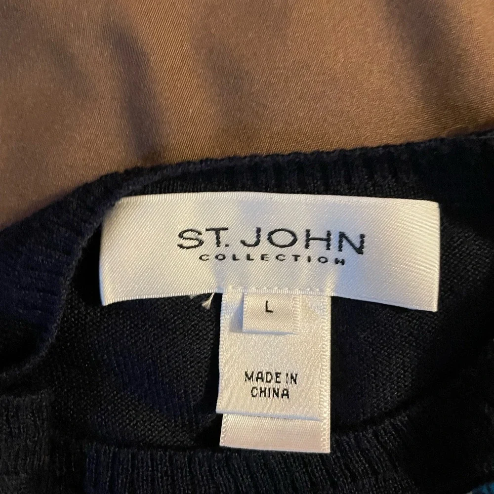 St. John Blue Floral 2 piece Cardigan and sleevless shirt - Picture 7 of 10